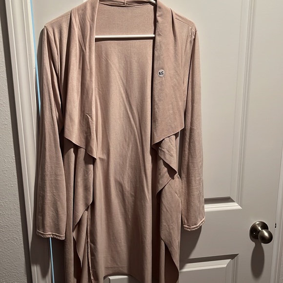 Jackets - Picture 8 of 13